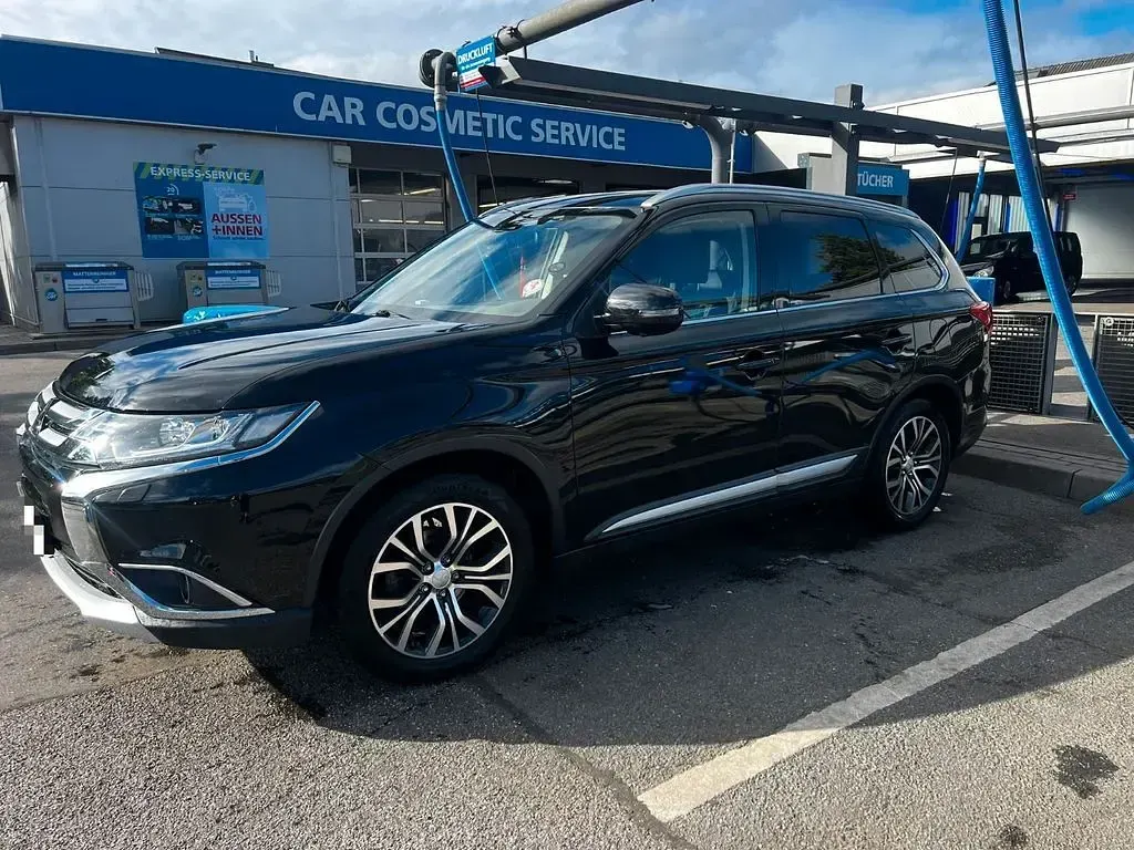 Gebraucht Mitsubishi Outlander Top 150 PS (110 kW) 2017 Schwarz SUV