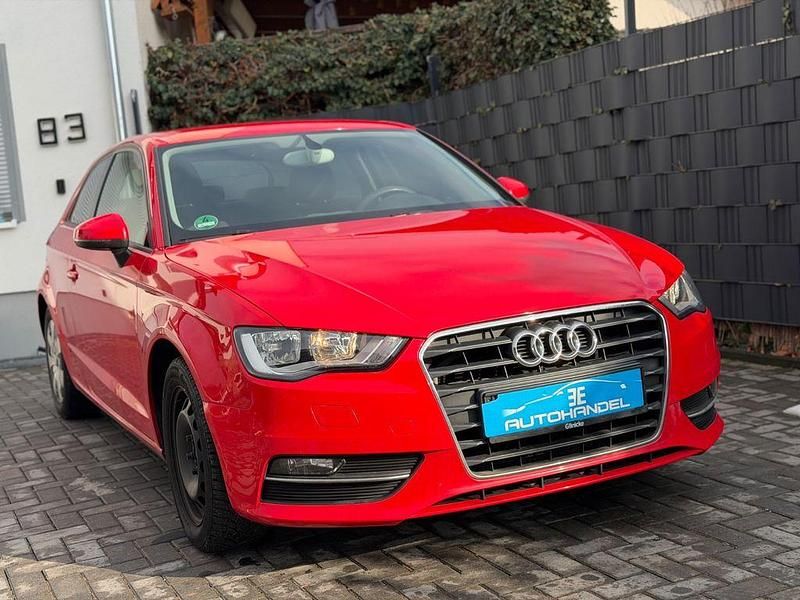 Gebraucht Audi A3 Attraction 122 PS (89 kW) 2012 Rot Limousine