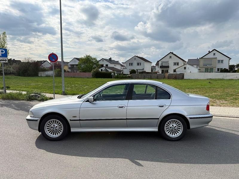 Second-hand BMW 520 150 CP (110 kW) 1999 Argintiu Berlinǎ