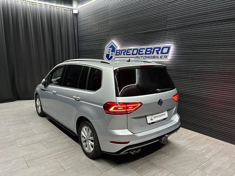 Gebraucht VW Touran Highline 190 PS (139 kW) 2016 Silber Van / Kleinbus