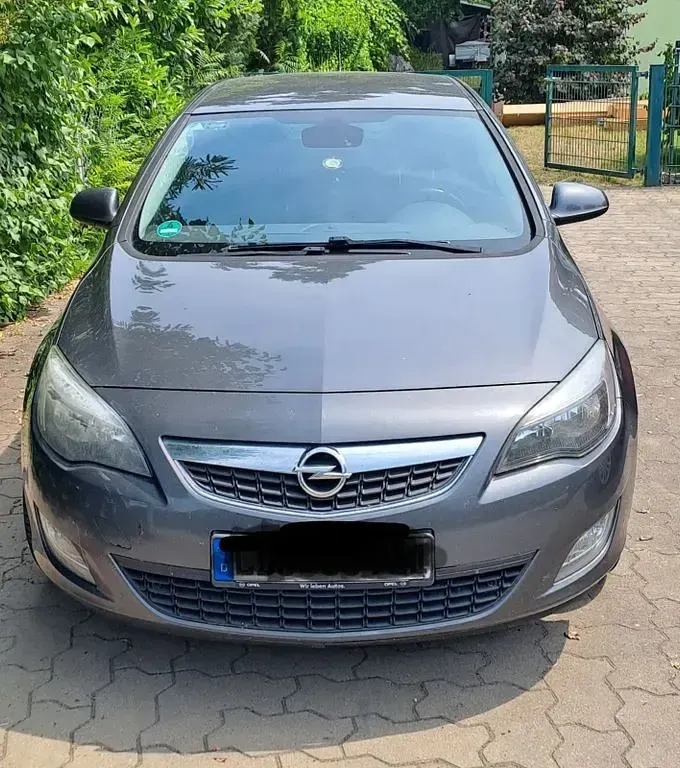 Gebraucht Opel Astra 165 PS (121 kW) 2012 Grau Limousine