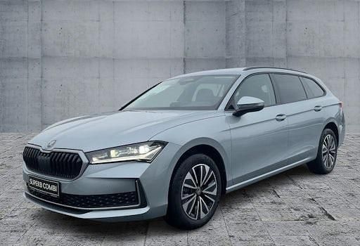 Neu Skoda Superb Selection 150 PS (110 kW) 2026 Silber Kombi