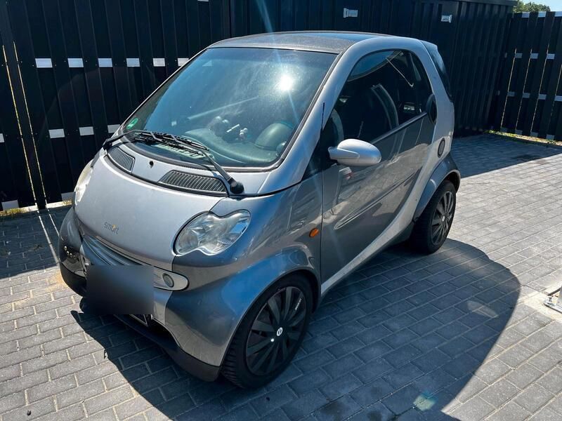 Grau Gebraucht 2003 Smart ForTwo Coupé Kleinwagen | 500 € - Bild 1/4