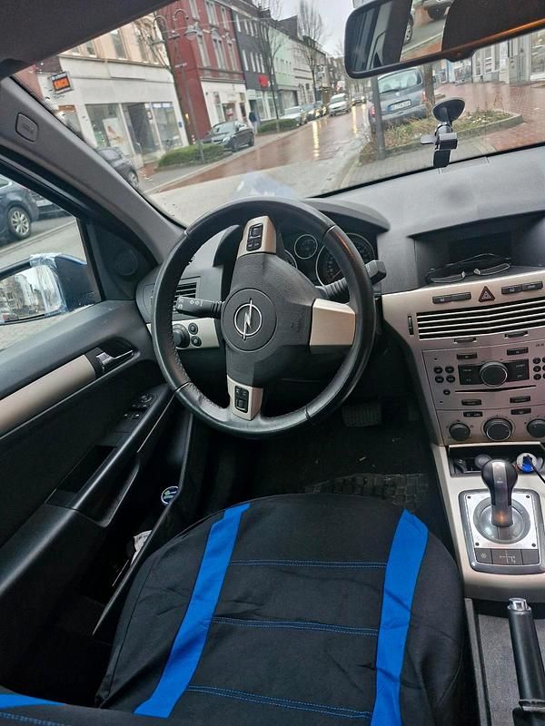 Gebraucht Opel Astra 105 PS (77 kW) 2007 Blau Kleinwagen