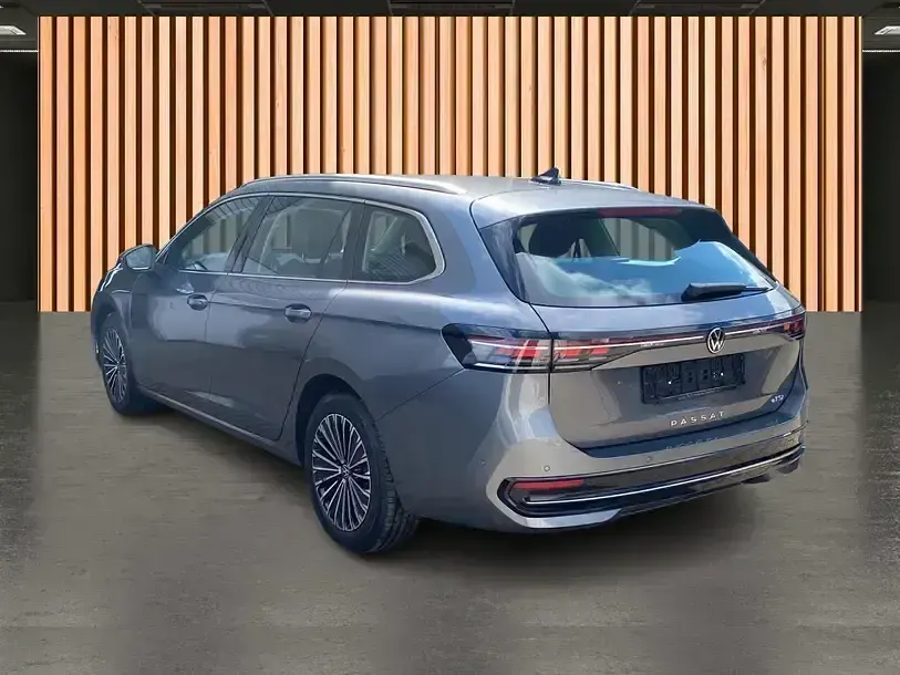 Gebraucht VW Passat Elegance 150 PS (110 kW) 2025 Grau grau (metallic) Kombi
