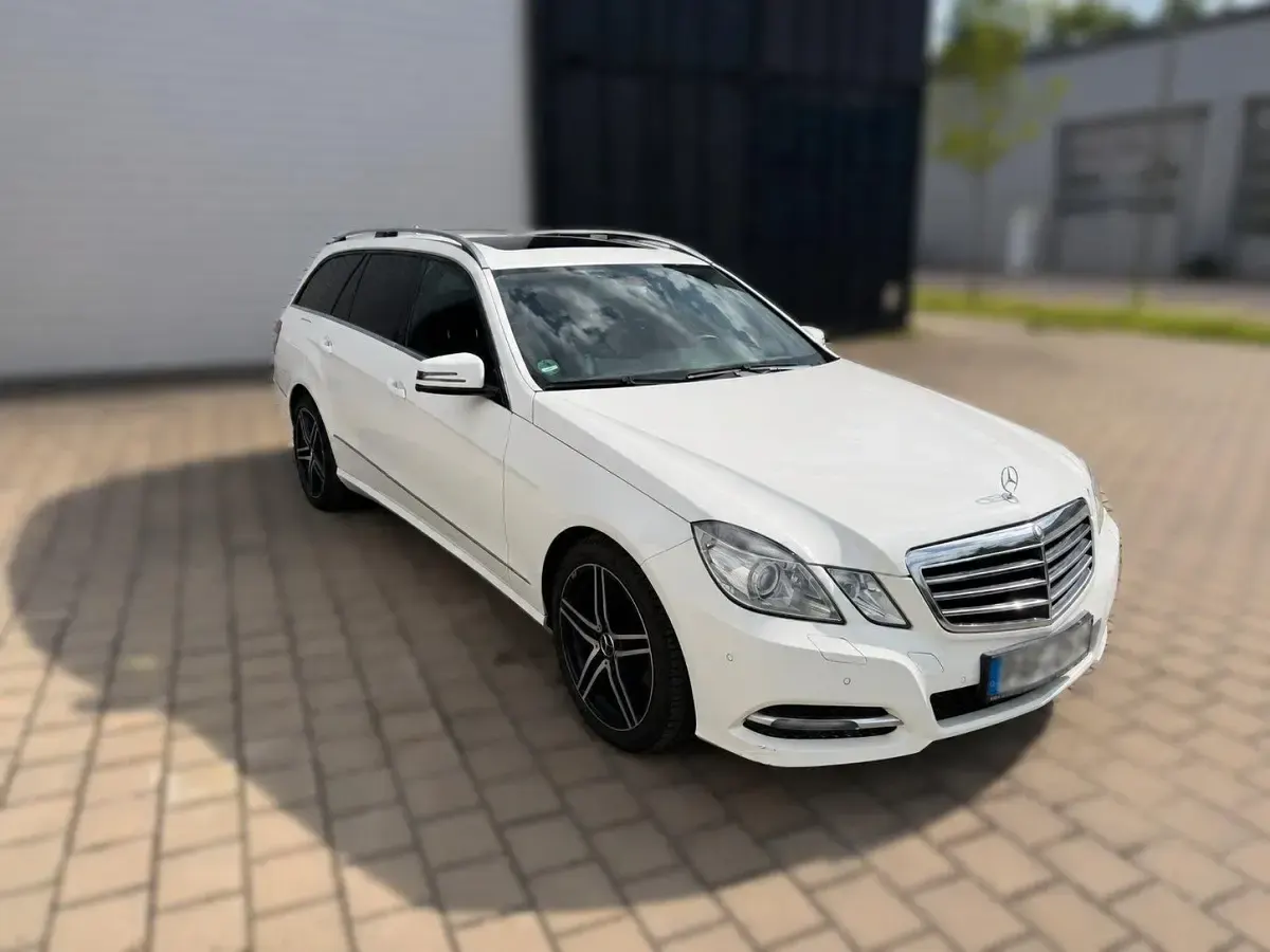 Gebraucht Mercedes E350 Avantgarde 265 PS (194 kW) 2012 Weiß Kombi
