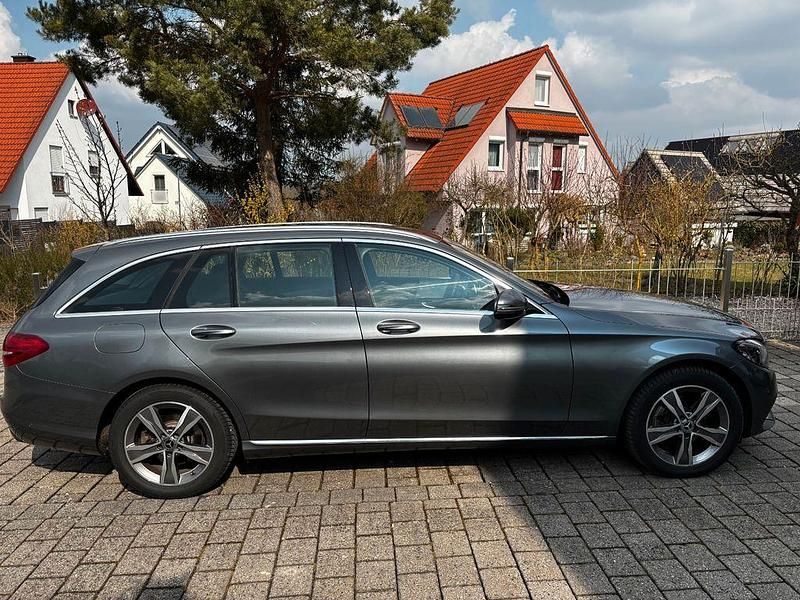 Gebraucht Mercedes C220 170 PS (125 kW) 2017 Grau Limousine