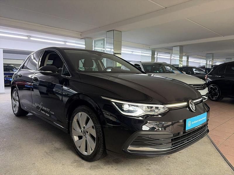 Gebraucht VW Golf Style 150 PS (110 kW) 2022 Deep black perleffekt Limousine