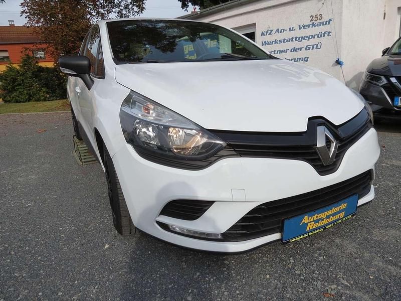Weiß Gebraucht 2018 Renault Clio IV Life Kleinwagen | 8.440 € (Fairer Preis) - Bild 1/4