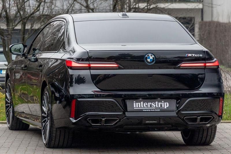 Gebraucht BMW M760e Executive 571 PS (419 kW) 2025 Schwarz Limousine