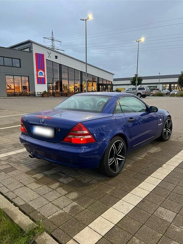 Gebraucht Mercedes SLK230 197 PS (144 kW) 1998 Blau Cabrio