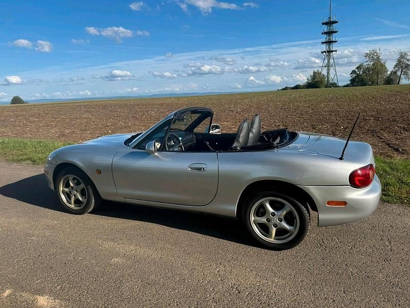 Second-hand Mazda MX5 116 CP (85 kW) 2001 Gri Cabrio
