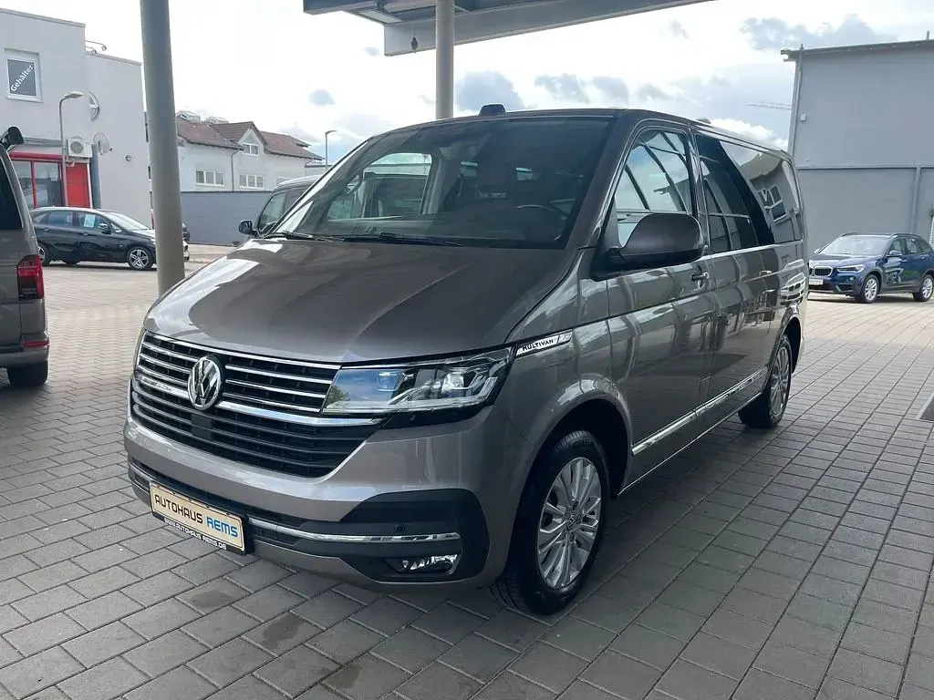 Gebraucht VW Multivan 150 PS (110 kW) 2021 Beige Van / Kleinbus