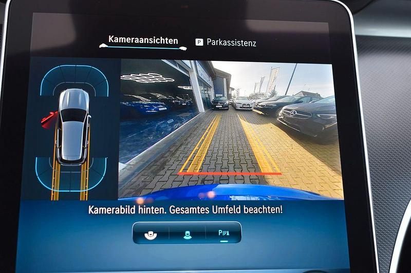 Gebraucht Mercedes C300e Avantgarde 313 PS (230 kW) 2024 Blau Limousine