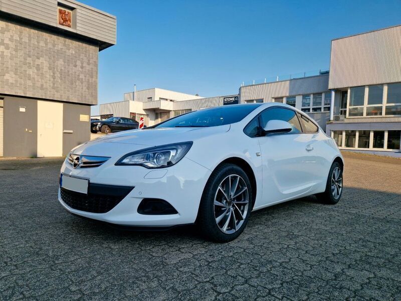 Weiß Gebraucht 2014 Opel Astra GTC Limousine | 8.200 € (Fairer Preis) - Bild 1/4