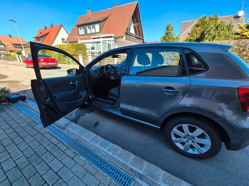 Gebraucht VW Polo Highline 90 PS (66 kW) 2013 Grau Kleinwagen