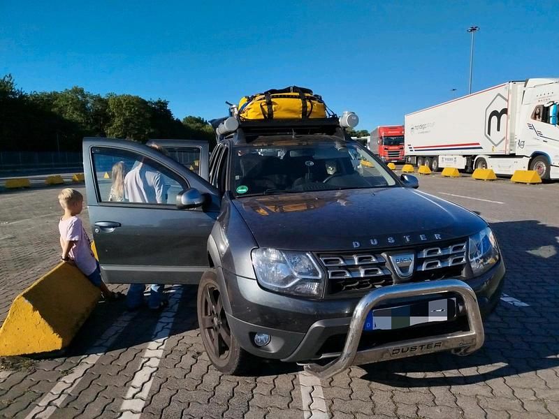 Gebraucht Dacia Duster 115 PS (84 kW) 2017 Grau SUV