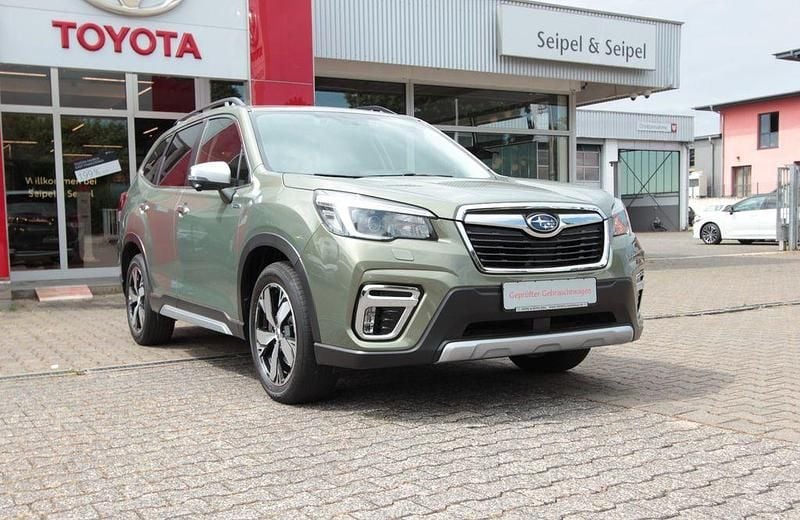 Grün Gebraucht 2021 Subaru Forester SUV | 26.950 € (Etwas zu teuer) - Bild 1/4