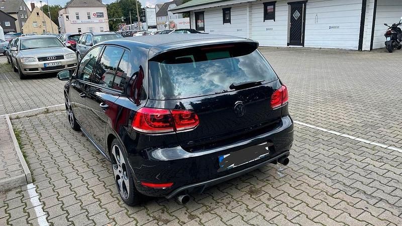 Gebraucht VW Golf VI GTI 211 PS (155 kW) 2010 Schwarz Kleinwagen