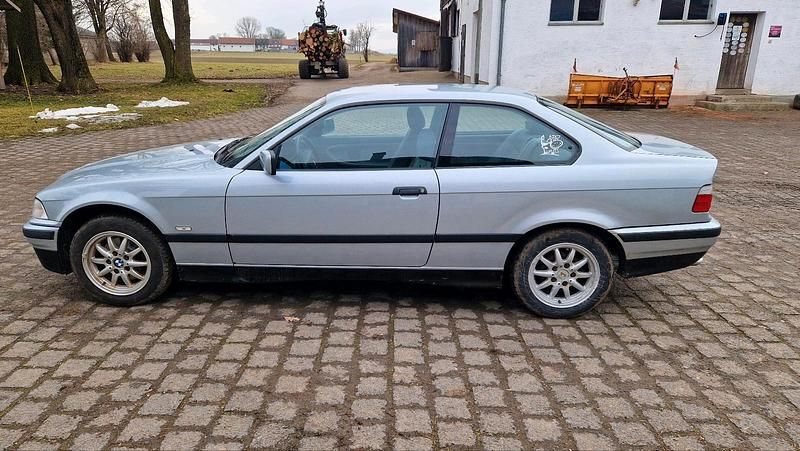 Gebraucht BMW 316 100 PS (73 kW) 1998 Silber Coupé
