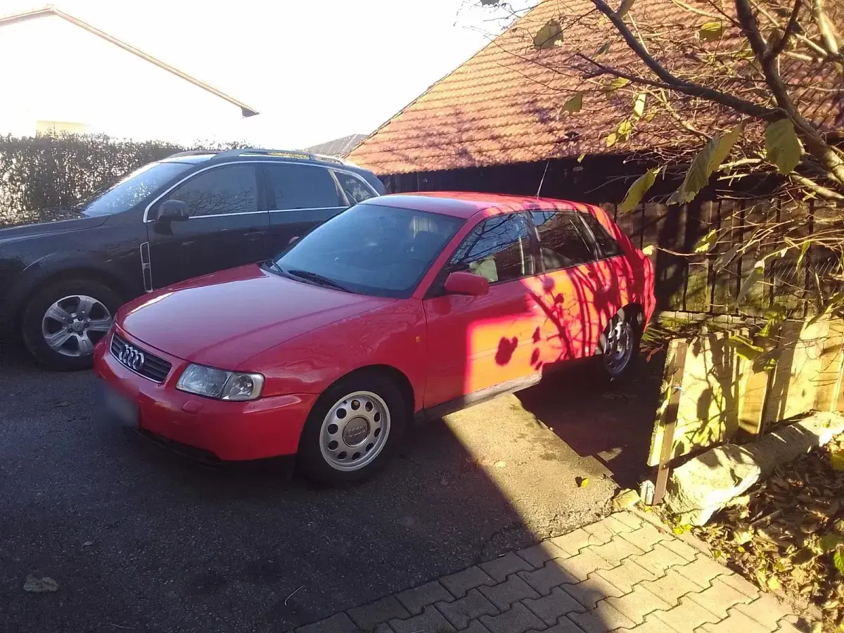 Gebraucht Audi A3 90 PS (66 kW) 1999 Rot Kleinwagen