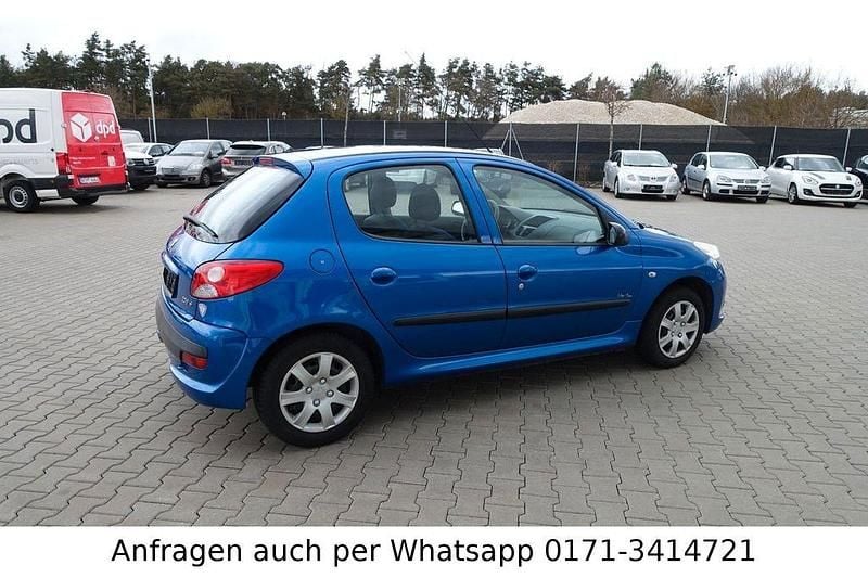 Gebraucht Peugeot 206 Urban Move 73 PS (53 kW) 2011 Blau Limousine