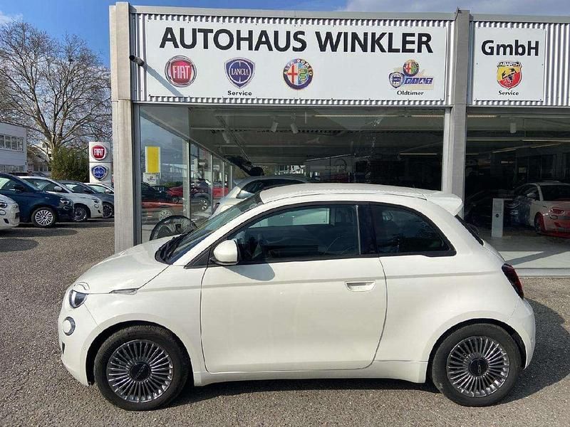 Gebraucht Fiat 500e Basis 86 kW (118 PS) 2023 Colore esterno (arktis weiß) Limousine
