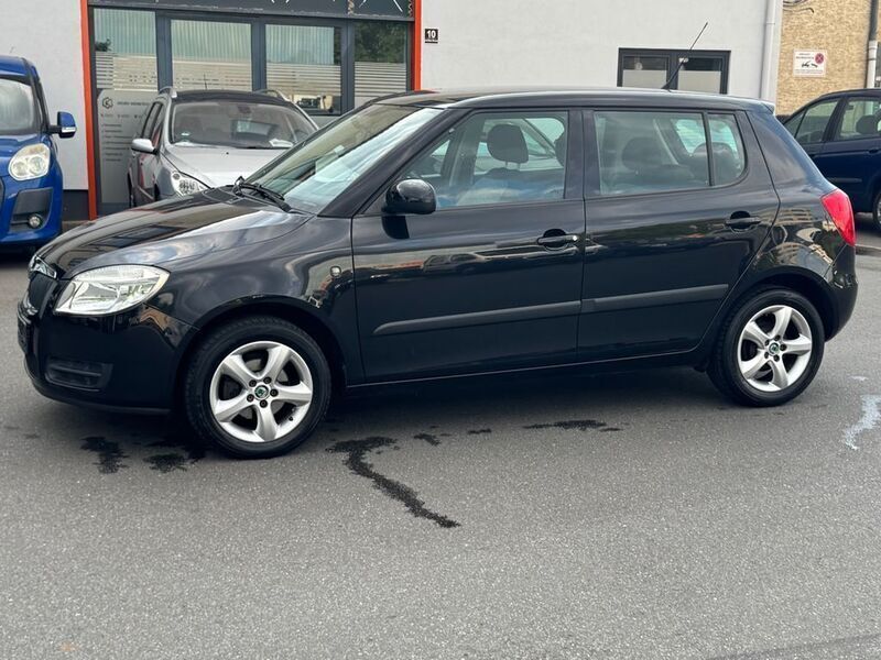 Schwarz Gebraucht 2009 Skoda Fabia Style Kleinwagen | 4.899 € (Teuer) - Bild 1/4