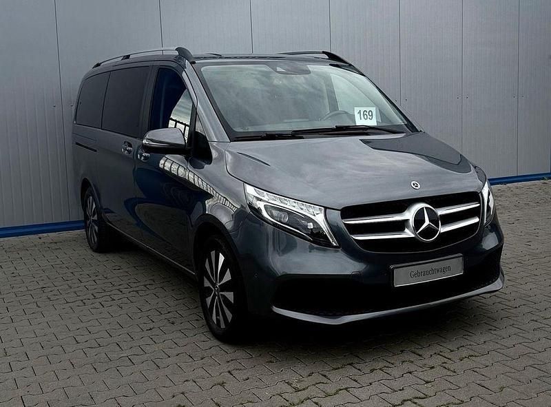 Gebraucht Mercedes V220 Sport 163 PS (119 kW) 2021 7992 selenitgrau metallic Van / Kleinbus