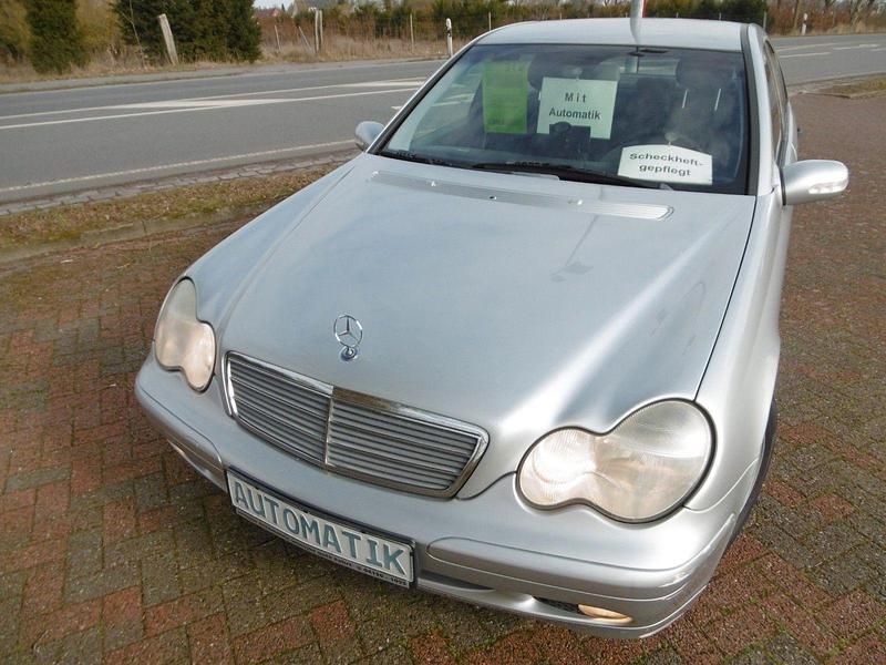 Silber Gebraucht 2003 Mercedes C180 Classic Limousine | 3.750 € (Fairer Preis) - Bild 1/4