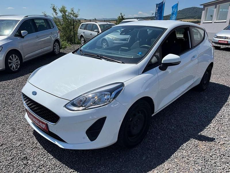 Gebraucht Ford Fiesta Trend 71 PS (52 kW) 2018 Frostweiß Kleinwagen