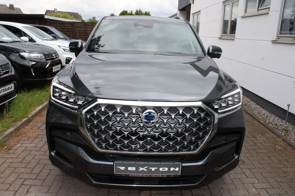 Neu KGM Rexton 203 PS (149 kW) 2026 Grau SUV