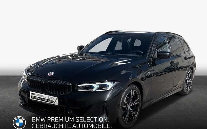 Saphirschwarz metallic Gebraucht 2022 BMW 320 Basis Kombi | 36.890 € (Guter Preis) - Bild 1/4
