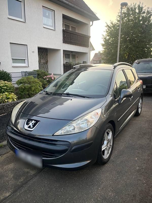 Grau Gebraucht 2007 Peugeot 207 Filou Limousine | 1.600 € (Etwas zu teuer) - Bild 1/4