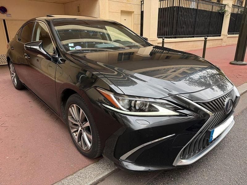 Schwarz Gebraucht 2021 Lexus ES300H Business Edition Limousine | 18.990 € - Bild 1/4