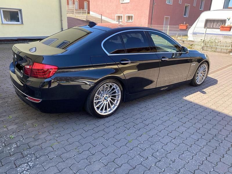 Schwarz Gebraucht 2015 BMW 525 Luxury Line Limousine | 22.700 € (Teuer) - Bild 1/4