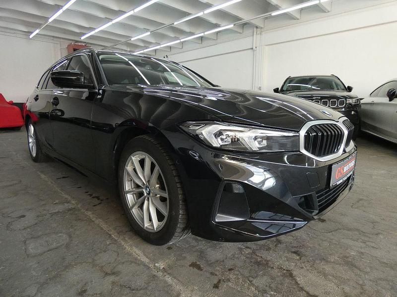 Schwarz Gebraucht 2023 BMW 318 Limousine | 23.999 € (Guter Preis) - Bild 1/4