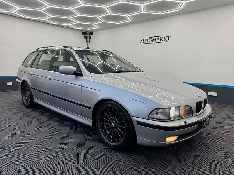 Silber Gebraucht 2000 BMW 528 Sport Line Kombi | 3.790 € - Bild 1/4