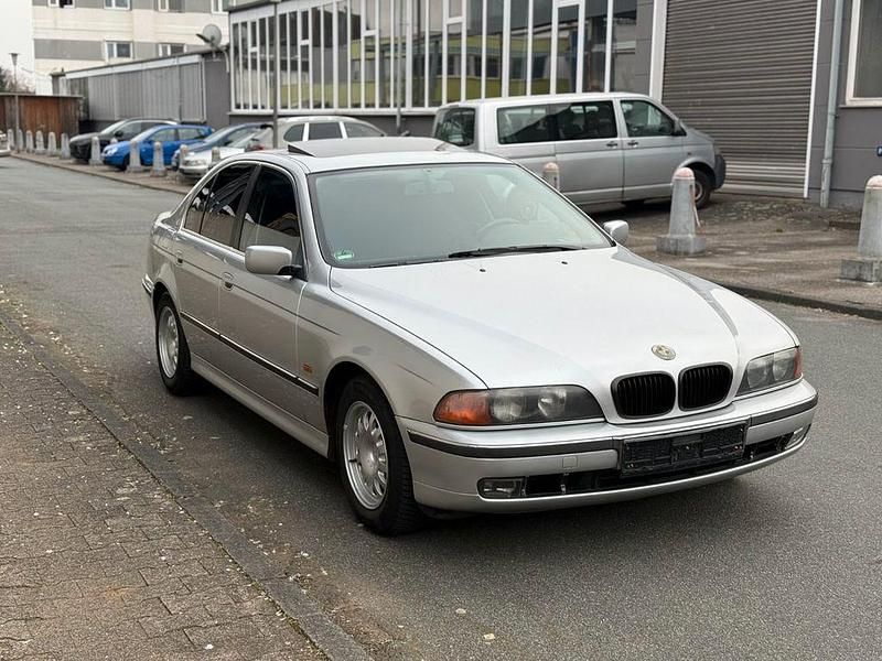 Gebraucht BMW 523 170 PS (125 kW) 2000 Grau Limousine