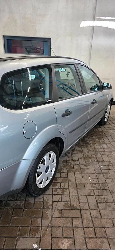 Second-hand Ford Focus 101 CP (74 kW) 2005 Gri Break