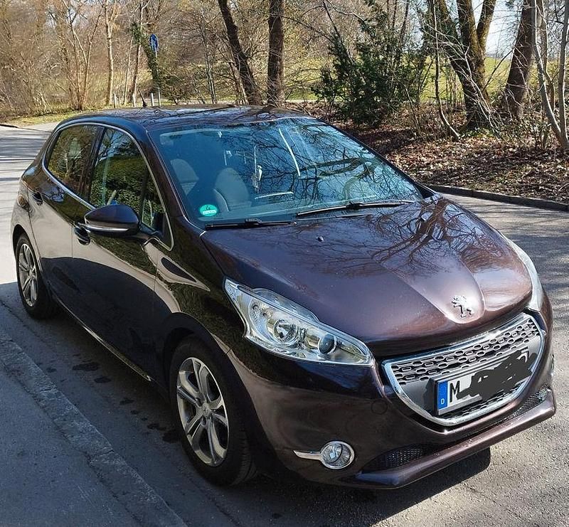 Gebraucht Peugeot 208 Allure 120 PS (88 kW) 2012 Braun Kleinwagen