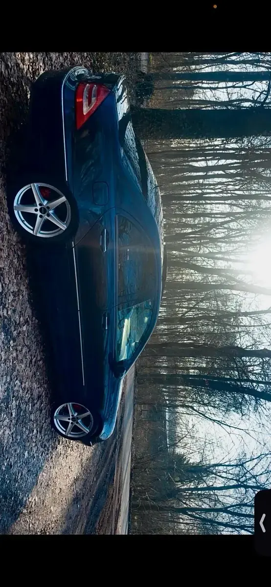 Używany Mercedes C320 218 KM (160 kW) 2000 Niebieski Sedan/Limuzyna