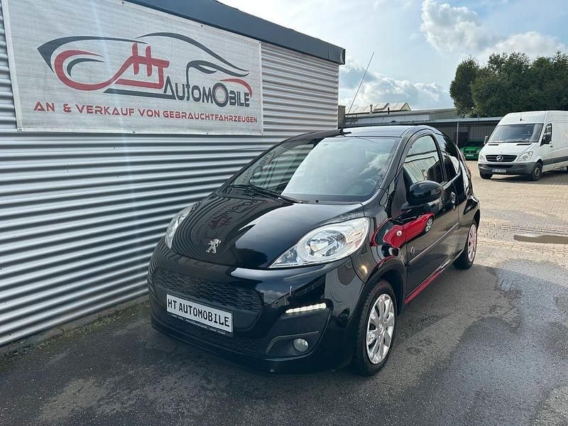 Gebraucht Peugeot 107 68 PS (50 kW) 2012 Schwarz Kleinwagen