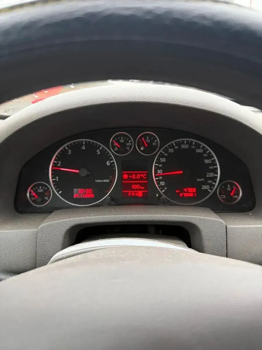 Używany Audi A6 170 KM (125 kW) 2002 Złoty Kombi