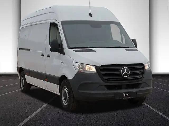 Second-hand Mercedes E-Sprinter 2022 Alb Van