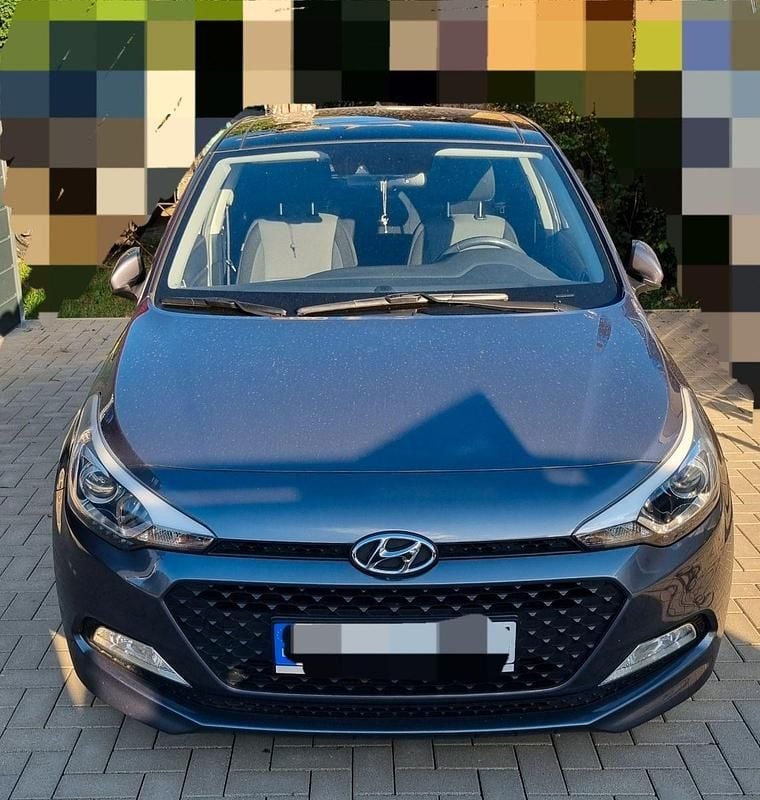 Grau Gebraucht 2017 Hyundai i20 Style Kleinwagen | 8.950 € (Guter Preis) - Bild 1/4