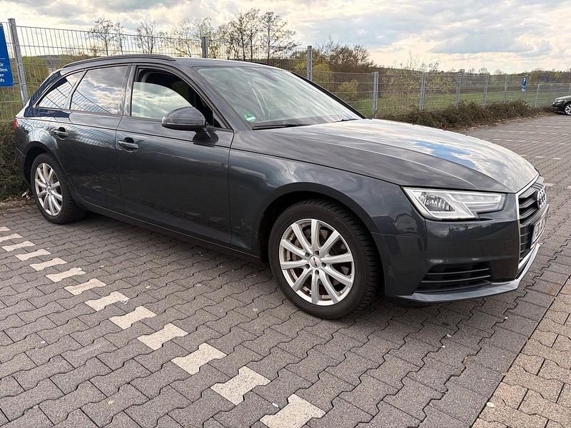 Usata Audi A4 190 CV (139 kW) 2016 Andere farben Station wagon