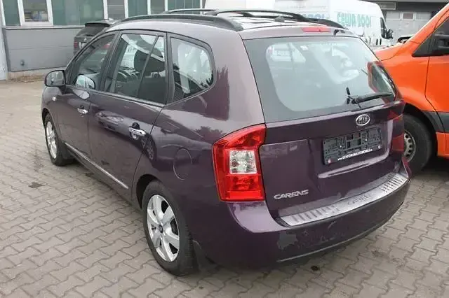 Gebraucht Kia Carens EX 144 PS (105 kW) 2008 Violett Van / Kleinbus