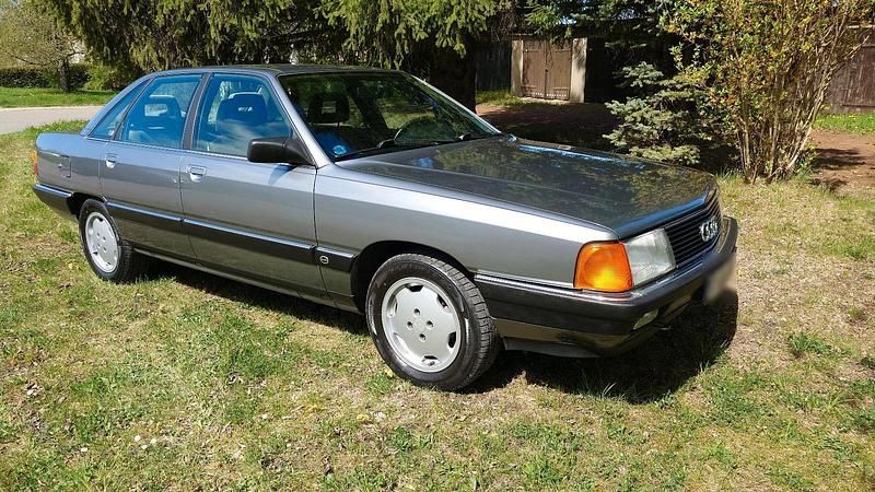 Usata Audi 100 133 CV (97 kW) 1990 Argento Berlina