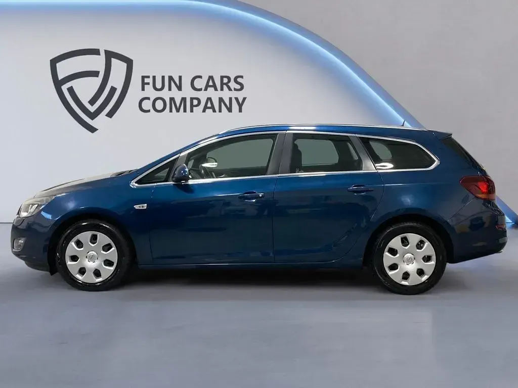 Gebraucht Opel Astra Innovation 140 PS (102 kW) 2011 Blau Kombi
